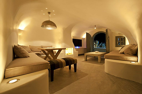 Habitación del hotel Kapari (Santorini, Grecia) con HDTV