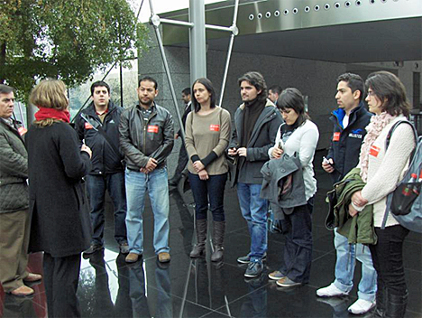 Alumnos del Máster de Domótica y Hogar Digital durante la visita a la Ciudad Financiera del Banco Santander