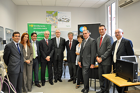 Inauguración del aula de formación práctica Schneider Electric IQS