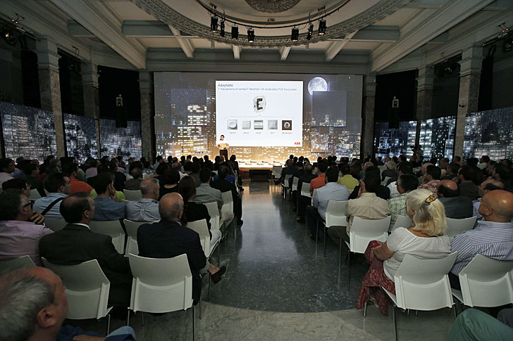 Público asistente a la presentación de Sky