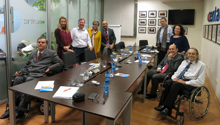 Juan Carlos Ramiro junto con miembros del CENTAC