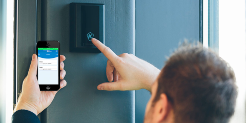 Sistema de control de accesos en el centro de atención para personas de la tercera edad Kiwanis Village Lodge