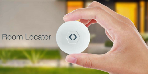 Un detector de movimiento que controla los dispositivos del hogar inteligente