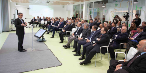 Covirán y Vodafone abordan la digitalización de los supermercados