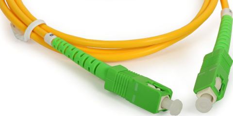 Nuevos cables y latiguillos SP/APC monodomo de Aldir para aplicaciones de fibra óptica