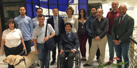 Desarrollan un software que permite a personas sordociegas recibir los contenidos de la televisión sin intermediarios