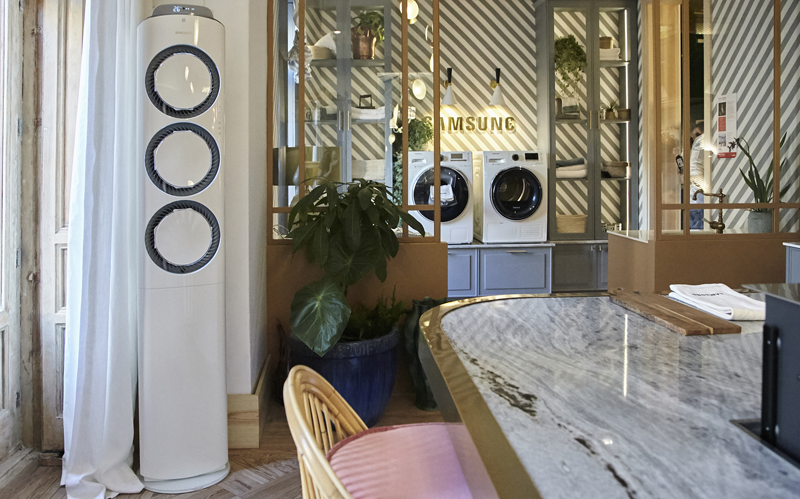 Uno de los sistemas de climatización inteligente integrados en un salón de Casa Decor, diseñado en forma de columna por Samsung.