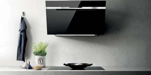 Campana inteligente para la cocina con sensores que se comunica con las placas de inducción