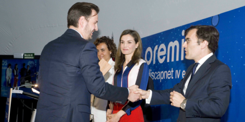 Los Premios Discapnet galardonan a Samsung por integrar la accesibilidad en sus dispositivos