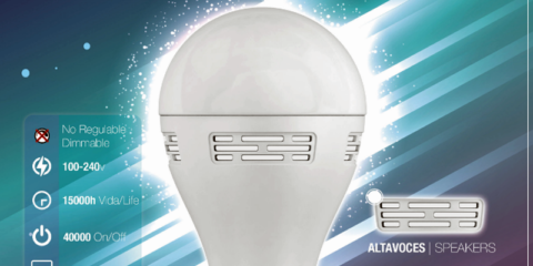 Una lámpara LED con altavoces para reproducir música de los dispositivos móviles