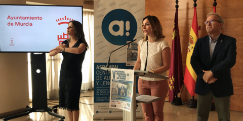 Murcia hace accesible el Salón de Plenos del Ayuntamiento para personas con discapacidad auditiva