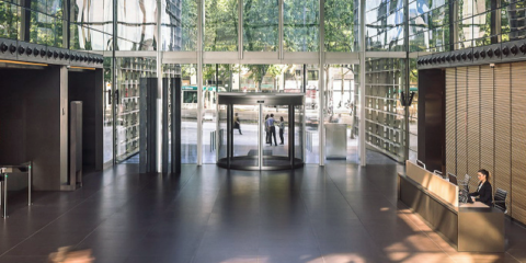 El sistema de gestión de iluminación KNX de Schneider Electric en el nuevo edificio Cuatrecases en Barcelona