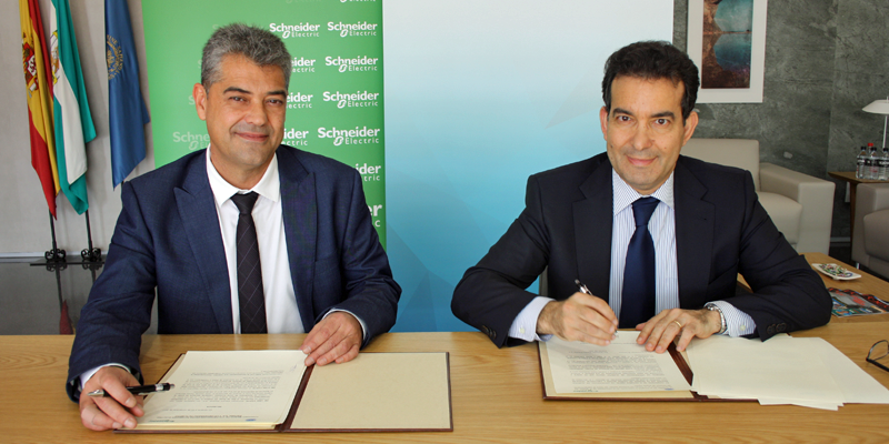 Firma del acuerdo entre UAL y Schneider Electric