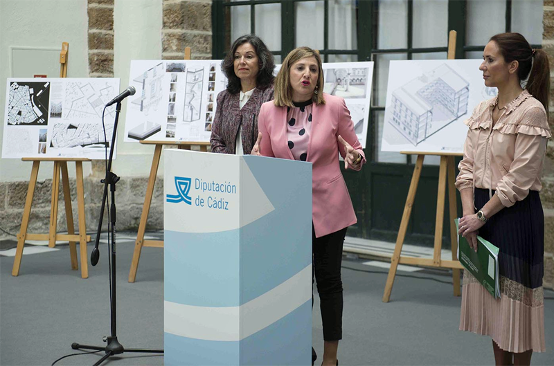 Irene García, Presidenta de la Diputación de Cádiz, durante la presentación del edificio