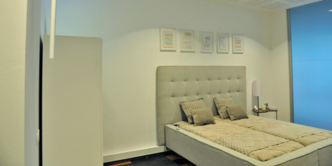 SIMON y Fundación ONCE recrean una habitación de hotel accesible con sistema de control de iluminación