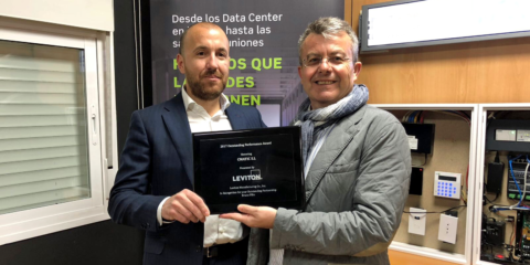 CMATIC recibe el Premio Outstanding Performance Award en reconocimiento a su distribución de Leviton