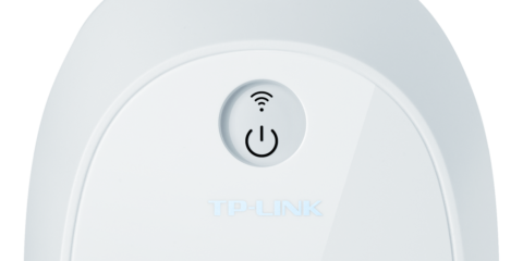 El enchufe inteligente HS110 de TP-Link permite controlar de forma remota los dispositivos conectados