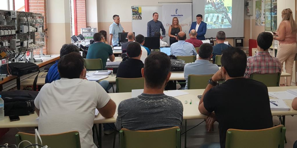Albacete imparte cursos de KNX para los profesores de Formación Profesional.