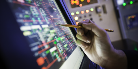 EcoStruxure IT de Schneider Electric mejora su software con los servicios en la nube para monitorizar de manera remota