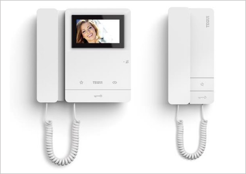 La serie Tegui ofrece dos versiones de videoportero o telefonillo de audio con posibilidad de ampliar el número de aparatos.