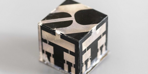 La antena cubo recolecta energía a través de la radiofrecuencia para autoalimentar a los dispositivos