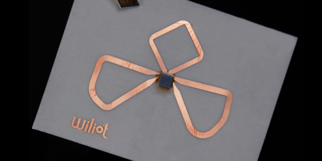 El sensor de Wiliot utiliza la señal de Bluetooth de baja frecuencia para proporcionar información de la distancia, peso o temperatura de los dispositivos.
