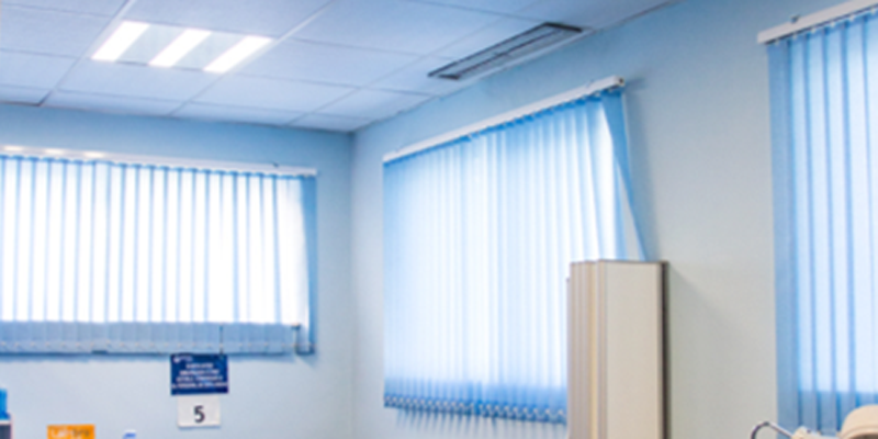 El Hospital Virgen de Altagracia ha cambiado su iluminación de fluorescentes por pantallas con tecnología Led para reducir el consumo de energía.
