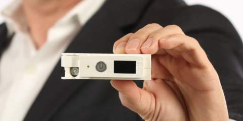 Ahorro de energía en los edificios conectados con los interruptores automáticos inteligentes de Amber