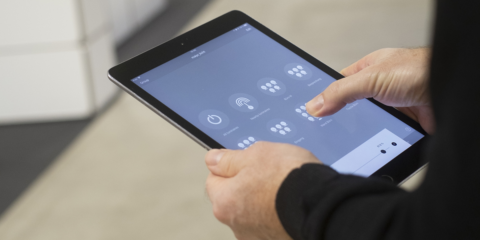 La luminaria de Erco se combina con la tecnología de Casambi para ofrecer una iluminación automatizada