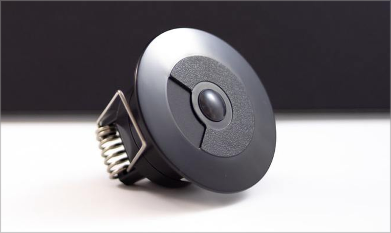 El sensor negro de movimiento de Faradite dispone de un infrarrojo potente con menos tamaño de lente.