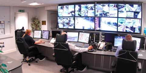 La pasarela de comunicación con CRA de Hikvision permite visionar simultáneamente vídeo en directo y grabado