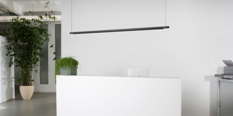 Iluminación y puntos de recarga para vehículos eléctricos, la gama de productos presentada por Simon en BBConstrumat