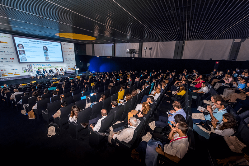 El V Congreso Ciudades Inteligentes contó con cerca de 500 asistentes en el Espacio La Nave de Madrid.