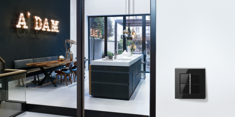 Jung amplía la gama de la Serie A con dos nuevos modelos de mecanismos inteligentes