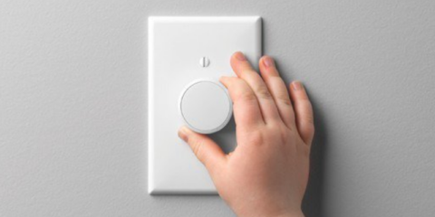 El atenuador inalámbrico Aurora utiliza la tecnología Zigbee para comunicarse con las bombillas inteligentes