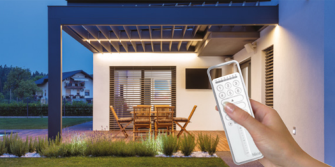 La solución NicePatio permite la gestión de las pérgolas y la iluminación de forma remota