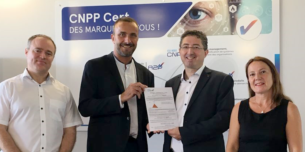 Entrega del certificado CNPP a Mobotix.