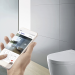 Los usuarios pueden personalizar su baño inteligente a través de una aplicación móvil
