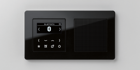 La nueva versión de Smart Radio DAB+ de Jung se integra en el sistema de automatización del edificio