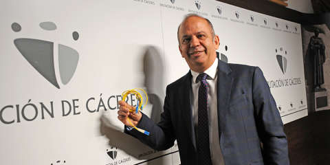 La Diputación de Cáceres instala fibra óptica en 245 edificios de entidades locales