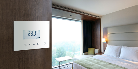 Mejora de los paneles táctiles para equipos de climatización en hoteles con tecnología NFC
