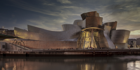 El Museo Guggenheim Bilbao renueva su iluminación para preservar las obras de arte con luminarias de Zumtobel