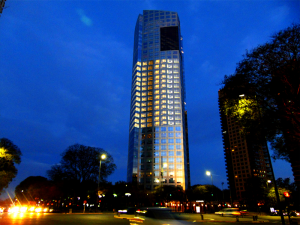Exterior torre YPF Puerto Madero, Buenos Aires, Argentina.