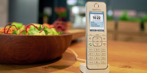 Control de los dispositivos domóticos y visualización de los correos electrónicos a través del teléfono fijo