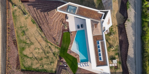 Control remoto, seguridad y gestión centralizada inteligente en una vivienda de lujo en Huesca