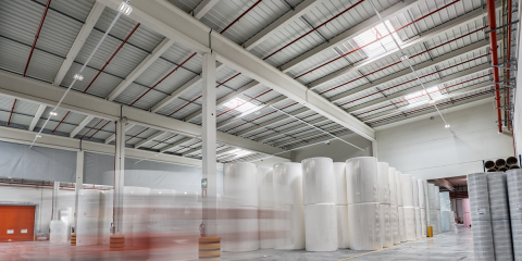 Nuevo seminario online de Zumtobel sobre iluminación inteligente industrial el 20 de marzo