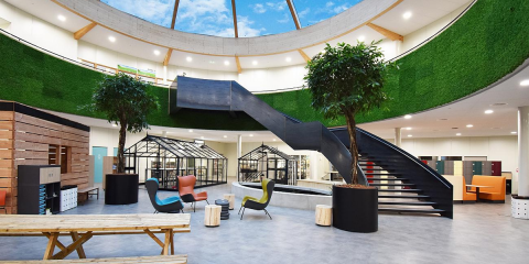 El colegio holandés Zone.college instala 1.300 luminarias inteligentes con sensores integrados