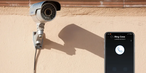 La pantalla táctil Qvadis One es compatible con las cámaras IP para habilitar la función videoportero