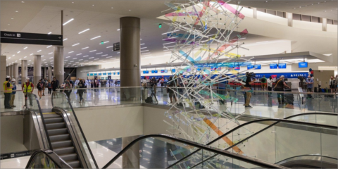 El Aeropuerto de Salt Lake City en EE.UU. instala ascensores, escaleras y rampas conectadas