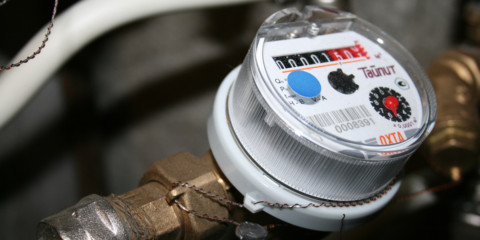 Los edificios públicos de Estepona cuentan con contadores inteligentes para controlar el consumo de agua